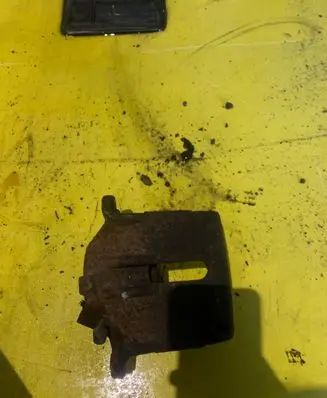 Renault Scenic II - Grand scenic II Front brake caliper