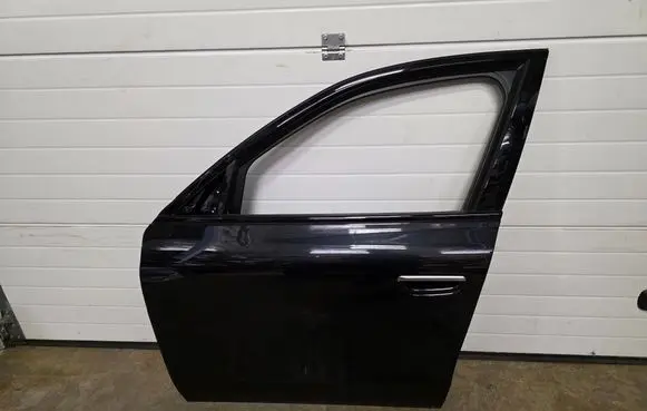 Maserati Grecale Front door