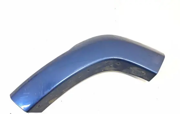 Rear fender molding trim