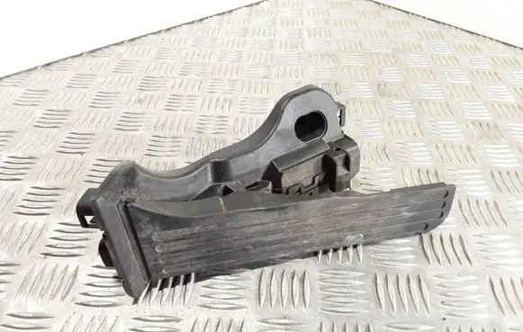 Volkswagen Golf V Accelerator throttle pedal 1K1721503P