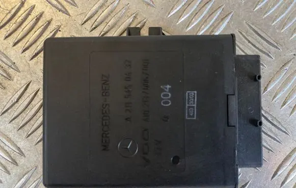 Mercedes-Benz E W211 Air suspension control unit module (rear) A2115450432 0004 410213000600