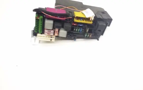 Mercedes-Benz E C207 W207 Fuse module A2129060105