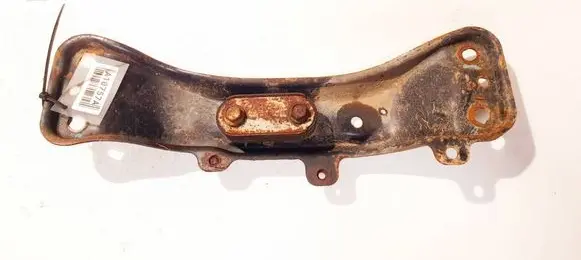 Engine mount bracket