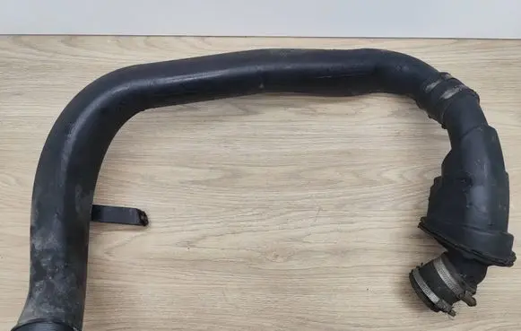 Volvo XC70 Intercooler hose/pipe 30778732
