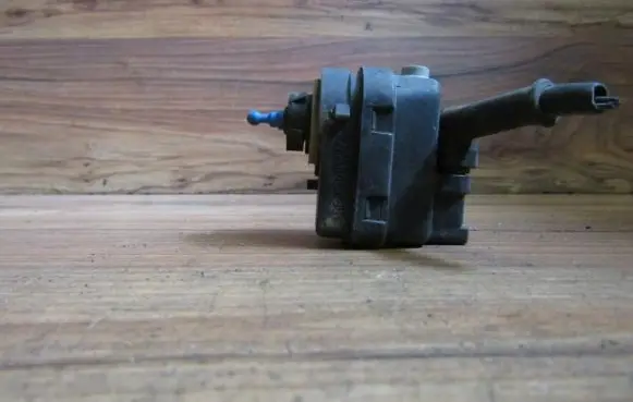 Renault Clio II Headlight level adjustment motor q7700415343