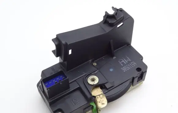 Opel Astra G Front door lock 90561154