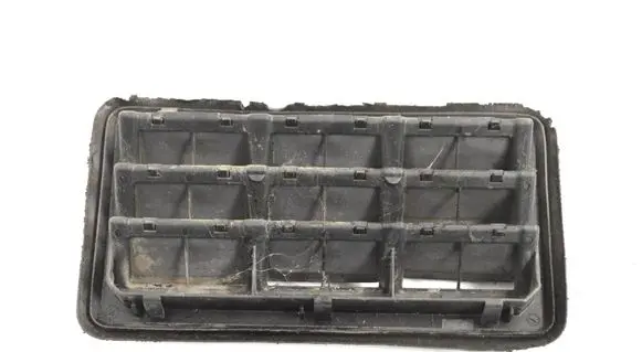 Mercedes-Benz E A207 Quarter panel pressure vent 55394330AB