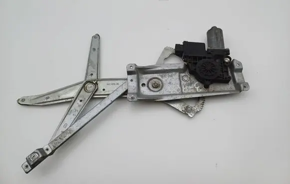 Opel Vectra B Front door window regulator with motor 90520226 0130821655