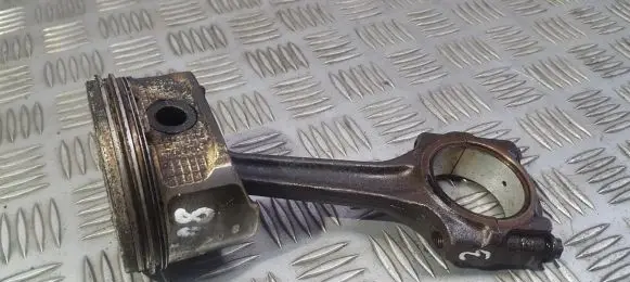 Citroen Xsara Picasso Piston with connecting rod