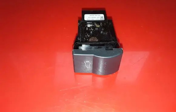 Mazda CX-9 Tailgate opening switch TD1166LF0 03750410