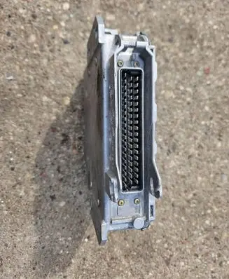 BMW 5 E34 Engine control unit/module 0281001117 2243420 22446675L4