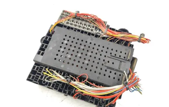 Volvo S80 Fuse module 9023055 182108522 9401802