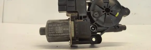 Skoda Karoq Front door window regulator motor 5Q0959408E