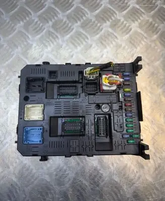 Peugeot 3008 I Comfort/convenience module 967847688001 230459502 20977771