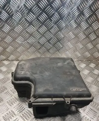 Volkswagen PASSAT B5 Fuse box set 8D1907613