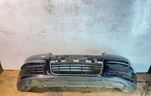 Volkswagen Golf V Front bumper