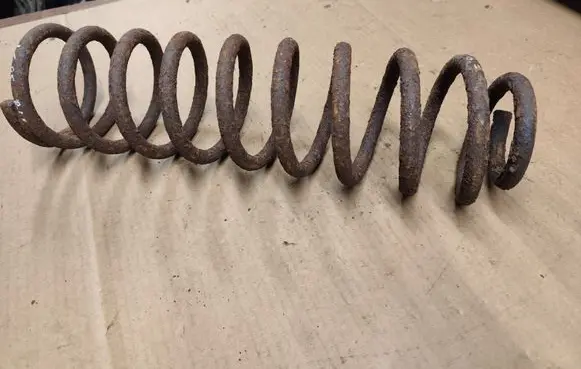 Jeep Cherokee XJ Front coil spring 