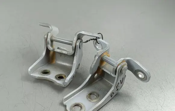 Honda CR-V Front door hinge set 
