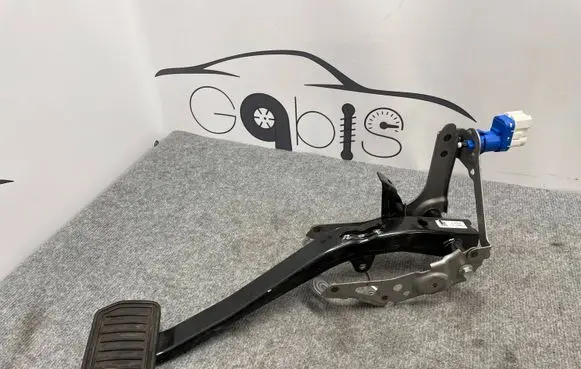 Tesla Model S Brake pedal 105065700A 1810160190