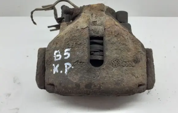 Volkswagen PASSAT B5 Front brake caliper