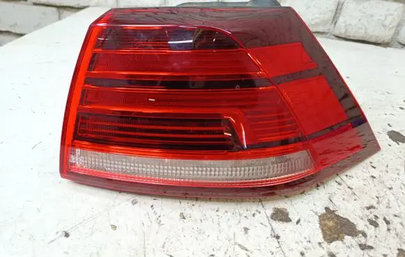Volkswagen Golf VII Rear/tail lights 5G0945096Q L90121400