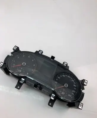 Volkswagen Tiguan Speedometer (instrument cluster) 5NA920750B