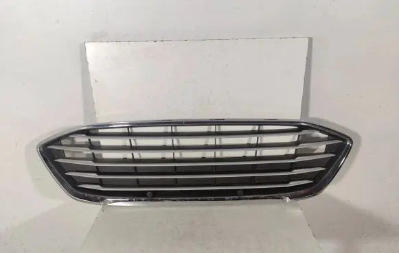 Ford Focus Front bumper upper radiator grill JX7B8C436A