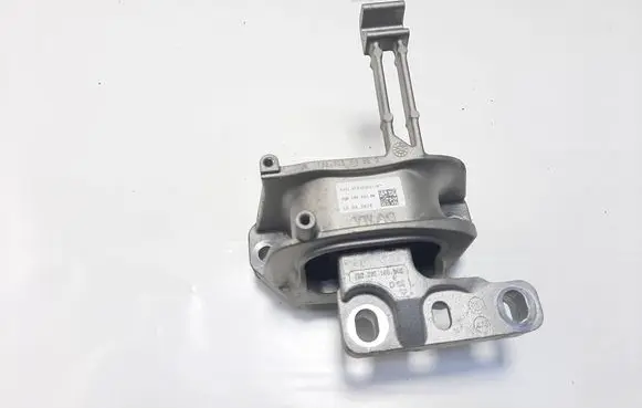 Engine mount bracket