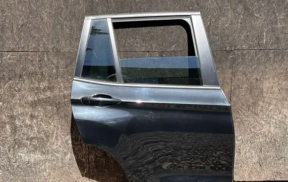 BMW X3 F25 Rear door