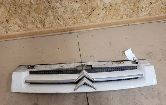 Citroen Berlingo Front bumper upper radiator grill 9644758177