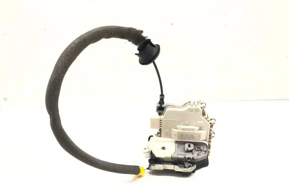 Audi A3 S3 8V Front door lock 8X2837015