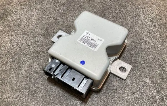 Mazda 2 Fuel injection pump control unit/module PE0218561 W4T80572 618X122912