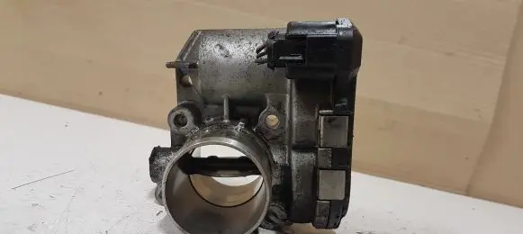 Renault Laguna III Throttle valve 8200330810 8200330812 0281002681