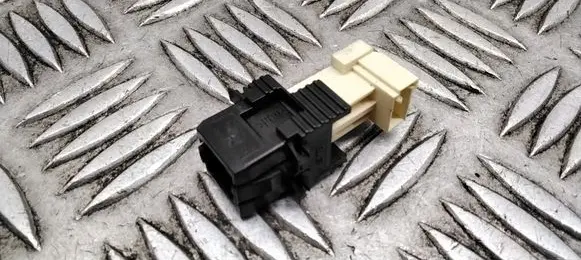 BMW 5 G30 G31 Brake pedal sensor switch 6876896