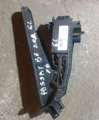 Volkswagen PASSAT B6 Accelerator throttle pedal 1K1721503L