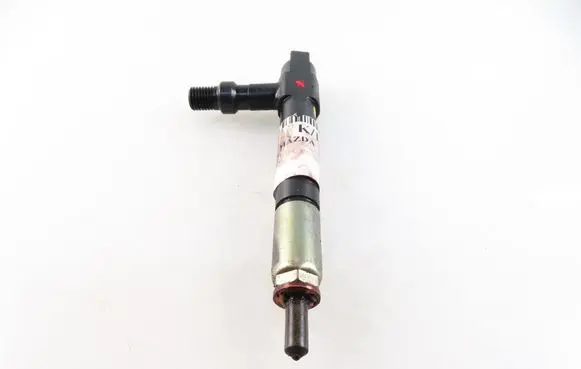 Mazda 626 Fuel injector D7390