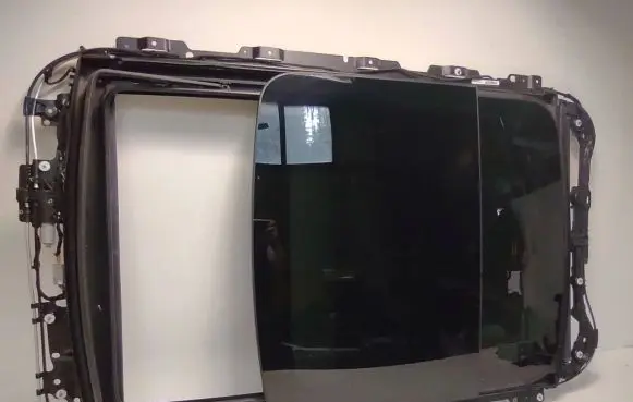 Volvo XC90 Sunroof glass 32205494