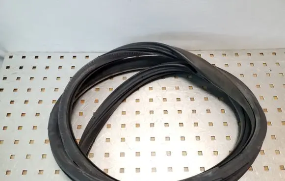 Seat Cordoba (6L) Front door rubber seal