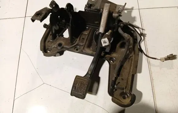 Alfa Romeo 159 Brake pedal 
