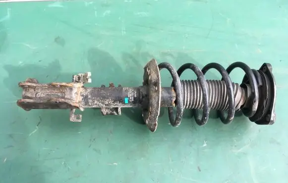 Mercedes-Benz Vito Viano W639 Front shock absorber/damper 6393206613 821700005543
