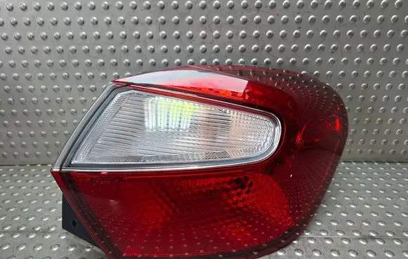 Hyundai i10 Rear/tail lights S27725846 92402K7000