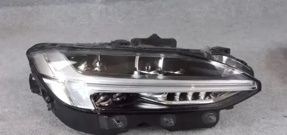 Volvo S90, V90 Headlight/headlamp 31655138AED8W