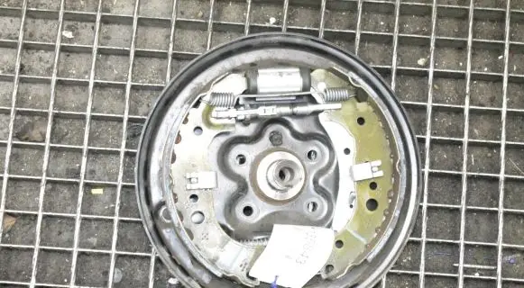 Volkswagen Polo VI Brake caliper pad carrier rear 2Q0609075N