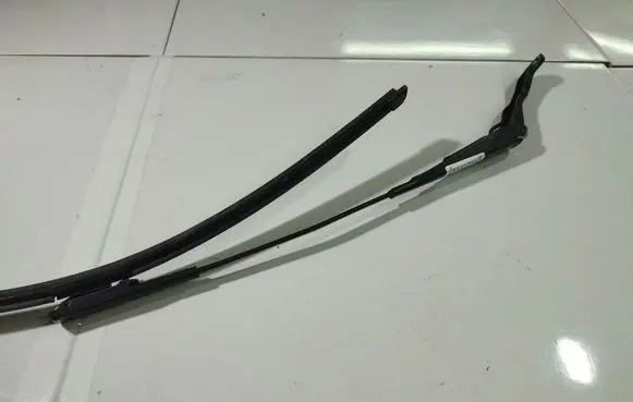 Opel Corsa D Front wiper blade arm 