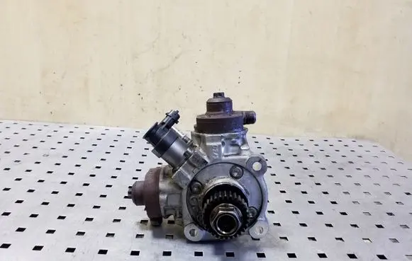 Jeep Grand Cherokee Fuel injection high pressure pump 0445010637 35022130F 0928400779