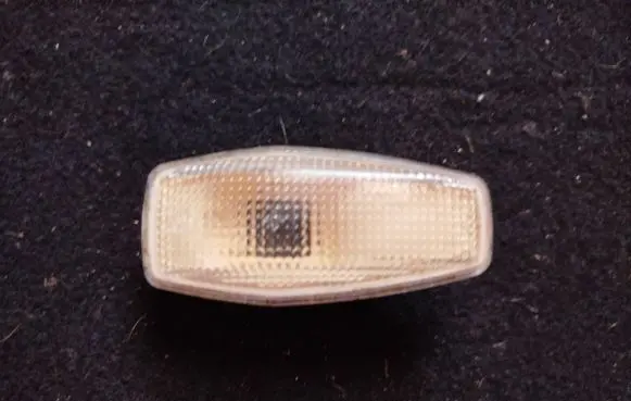 Front fender indicator light