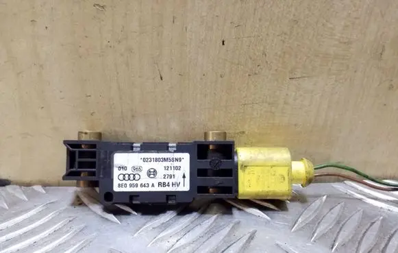 Audi A4 S4 B6 8E 8H Airbag deployment crash/impact sensor 8E0959643A