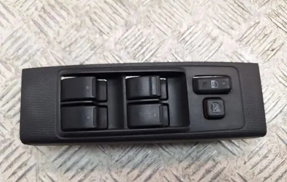 Toyota Corolla Verso AR10 Electric window control switch 848200F030 848200F03000