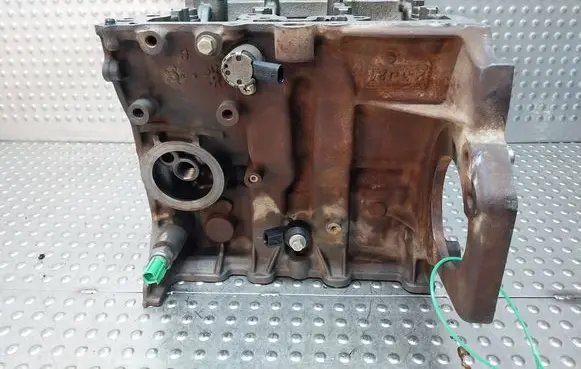 Ford Focus Engine block S26380715 CM5G6015KC M1JU