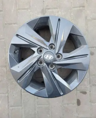 R16 alloy rim